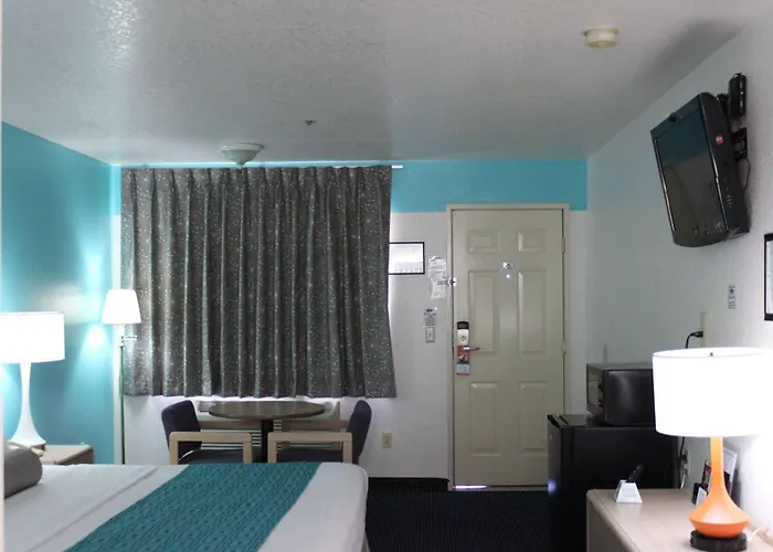Howard Johnson By Wyndham Hotel