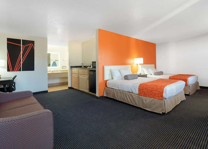 Howard Johnson By Wyndham Hotel