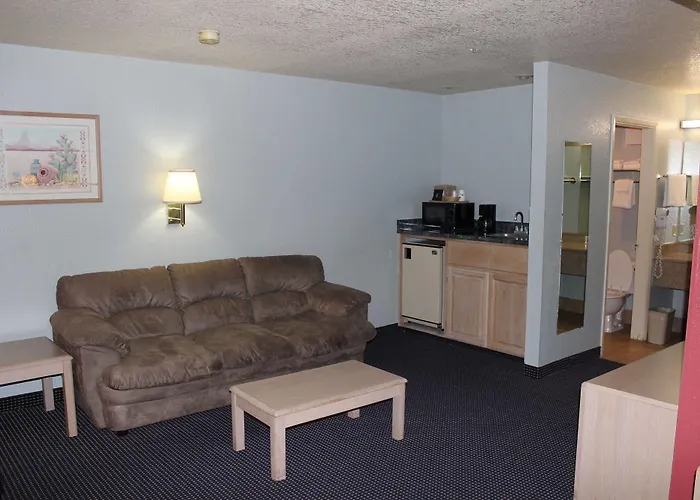 Howard Johnson By Wyndham Hotel